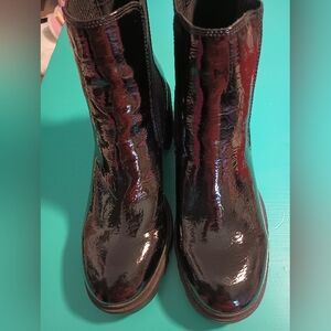 Betsey Johnson patent leather FALL 🍂🍁 boots!